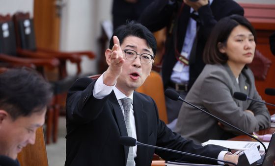 [국감] 김혜경 여사 골프 영상 재생 불허 항의하는 주진우
