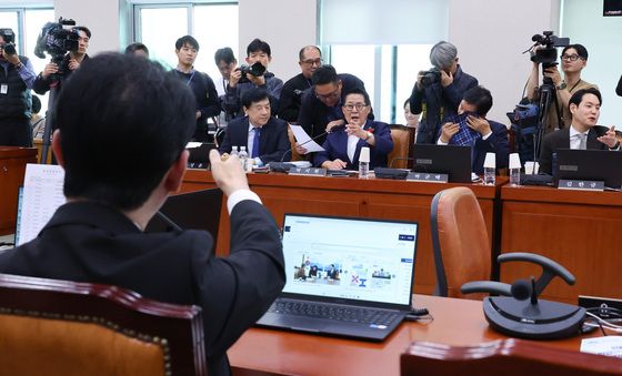 [국감] 골프 영상 재생 두고 충돌하는 여야