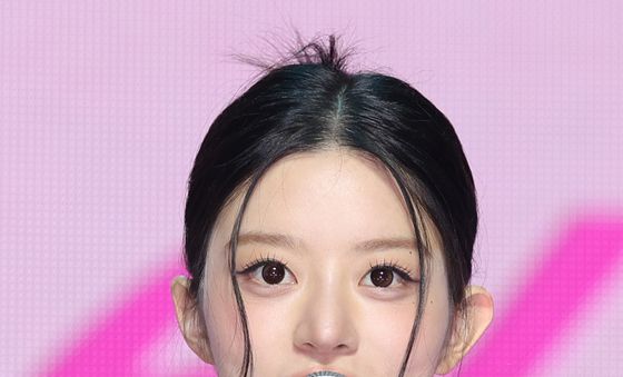 인사말 하는 민주