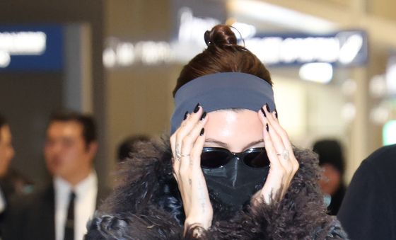 출국하는 헤일리 비버
