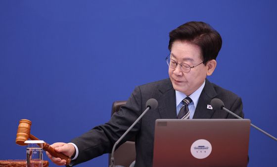 의사봉 두드리는 이재명 대통령