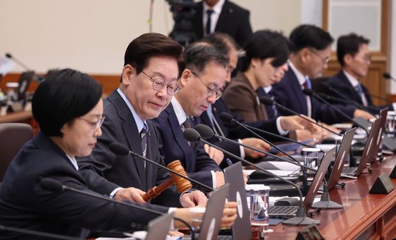 의사봉 두드리는 이재명 대통령