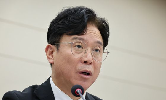 [국감] 종합감사 답변하는 김영훈 장관