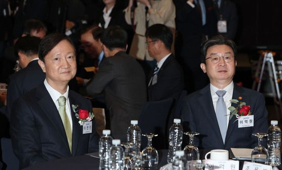 금융의 날 기념식 참석한 금융위원장과 금감원장