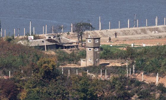 '국경화 작업' 진행되는 북한 해안가