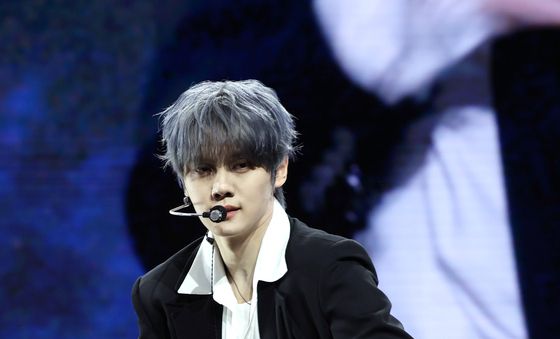 김규빈, 자체발광