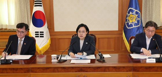 한성숙 총리 "주택 공급 국민이 체감 할 수 있도록 해야"