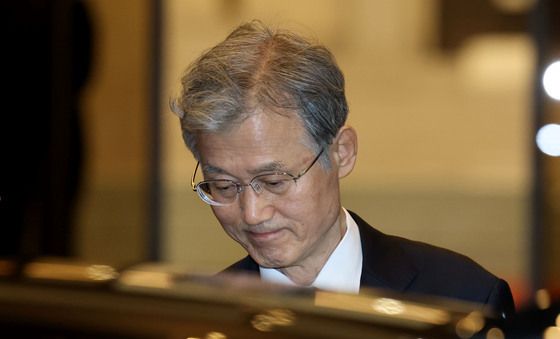 퇴근하는 조희대 대법원장, 민주당 국정조사 추진