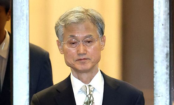 퇴근하는 조희대 대법원장