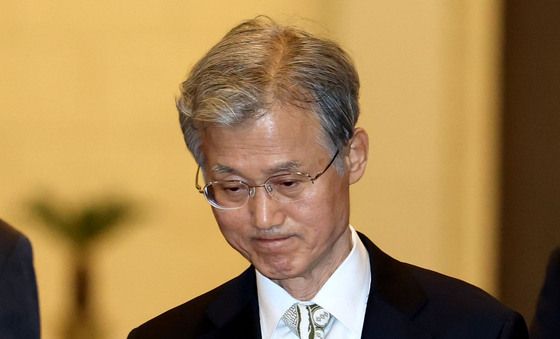 굳은 표정으로 퇴근하는 조희대 대법원장