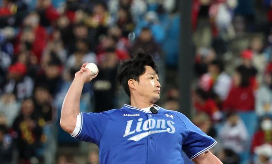 '끝판대장' 오승환, 현역 못지 않은 시구
