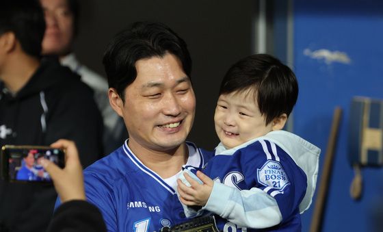 시구 앞둔 오승환 '아들과 함께'