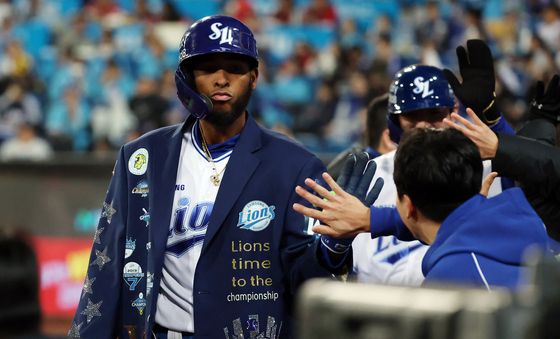 디아즈, 위풍당당하게