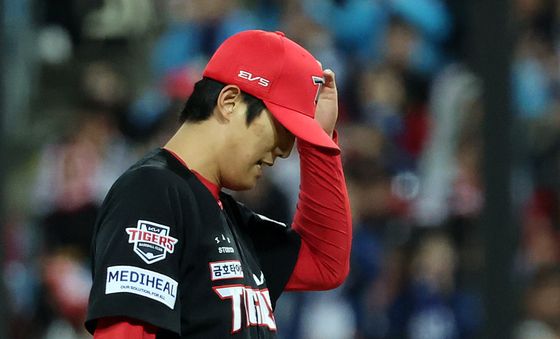 실점 허용한 이의리 '이게 아닌데'