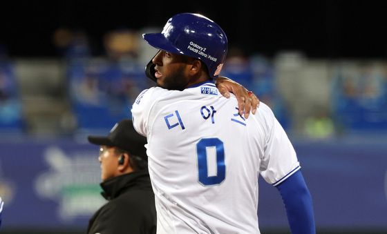 공 맞은 디아즈