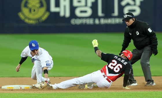 카스트로, 과욕이 부른 아웃