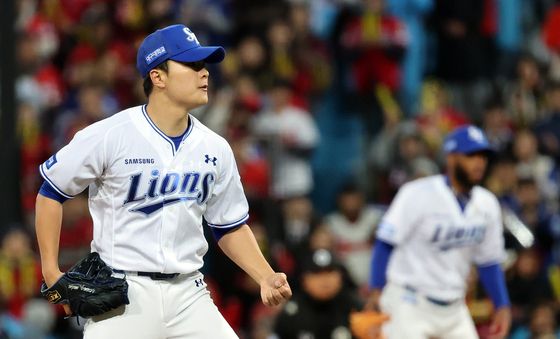 이승민, 위기 막고 주먹 불끈!