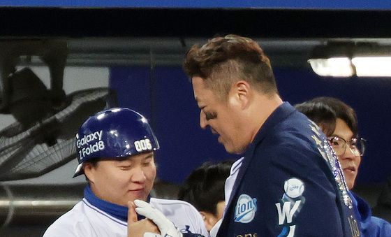 최형우 엄지척