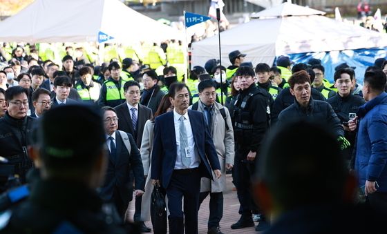 '선관위 특검' 현장 검증 진입로 확보하는 경찰