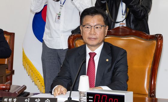 [국감] 국정감사 자리한 이양수 위원장