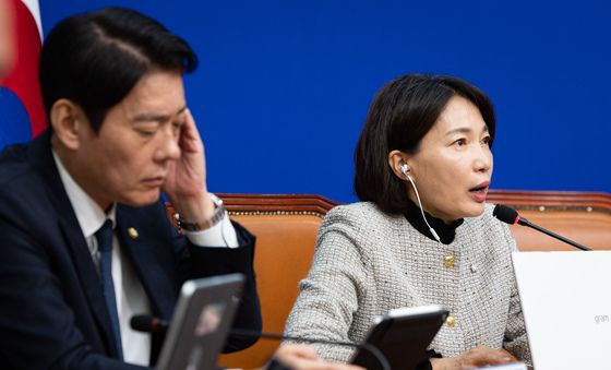 발언하는 서미화 최고위원