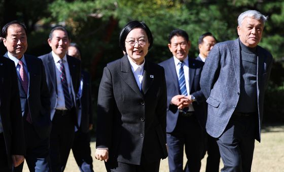 환하게 웃는 한성숙 국무총리