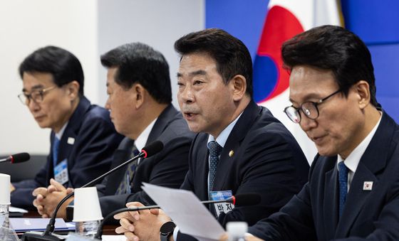인사말하는 박정 의장
