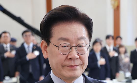 국민의례하는 이재명 대통령