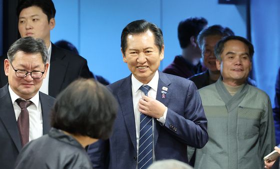 토론회 참석하는 정청래