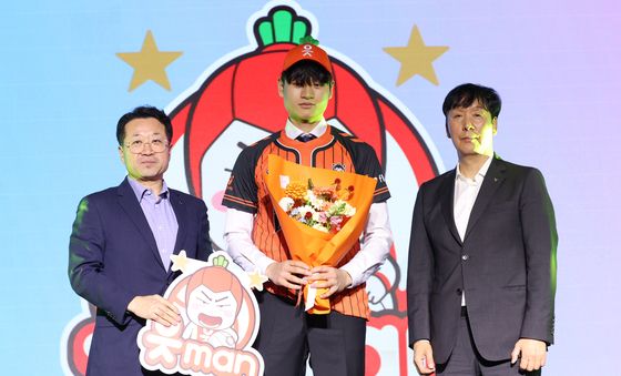 OK저축은행, 신인 드래프트 1순위  '인하대 윤경' 지명