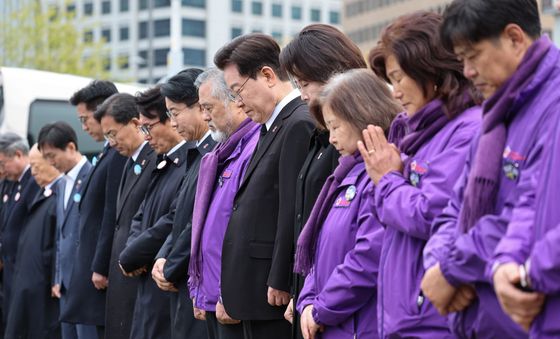 이태원참사 추모 묵념하는 이재명 대통령