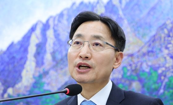 [국감] 국감 답변하는 임광현 대통령 비서실장
