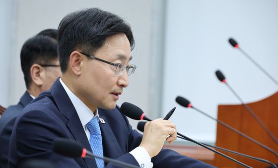 [국감] 국감 답변하는 임광현 비서실장