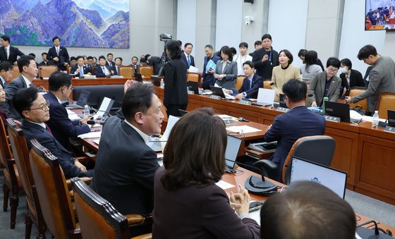 [국감] 김태규 등장으로 중지된 국정감사