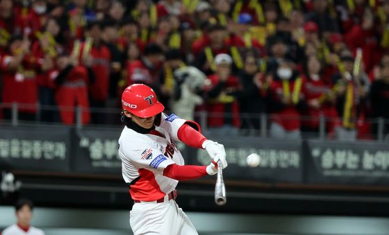 '슈퍼스타' 김도영, 역전 홈런 폭발!