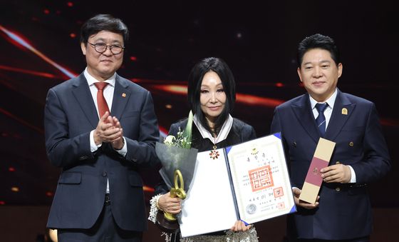 한영애, 대한민국 대중문화예술상 보관문화훈장