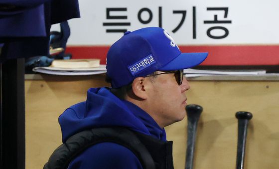 생각에 잠긴 박진만 감독