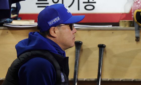 생각에 잠긴 박진만 감독