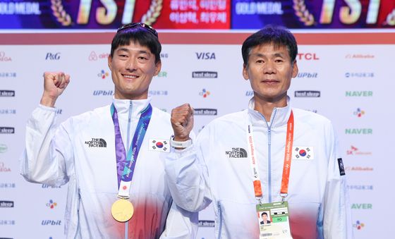 '요트 간판' 하지민, 정성안 감독과 함께