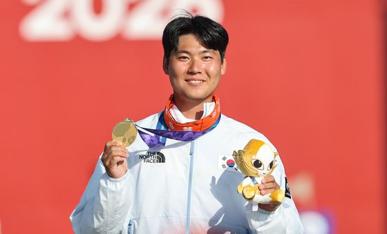 한국 양궁 자존심 지킨 이우석