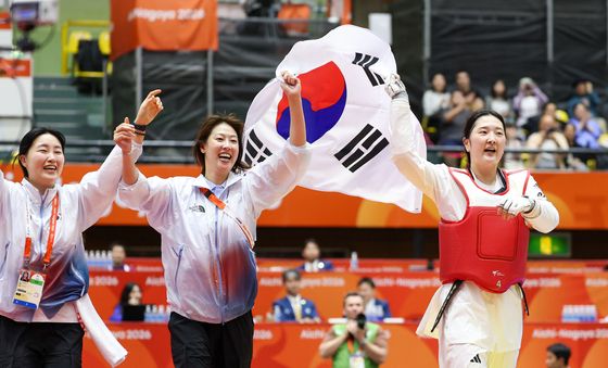 태권도 송다빈, 中 꺾고 최정상