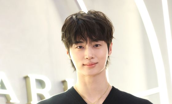 변우석, 맑은 눈의 왕자님