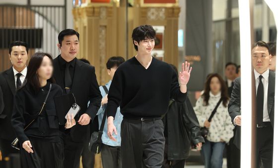 변우석, 반짝반짝 미소