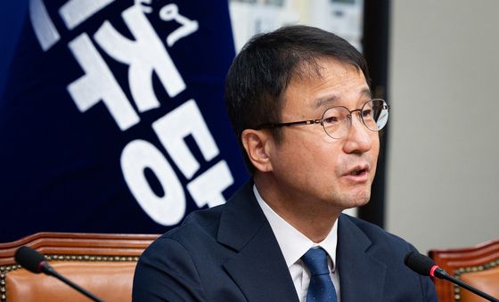발언하는 한병도 원내대표