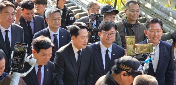 박정희 생가 들어서는 장동혁