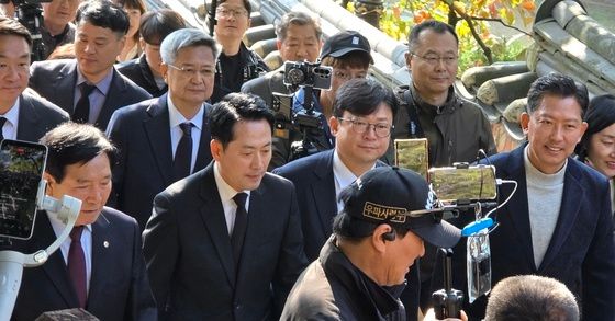 박정희 생가 들어서는 장동혁