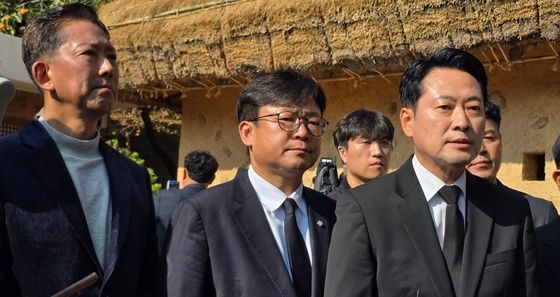 박정희 생가 방문한 장동혁