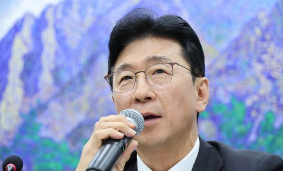 [국감] 국정감사 답변하는 고용진 사무총장