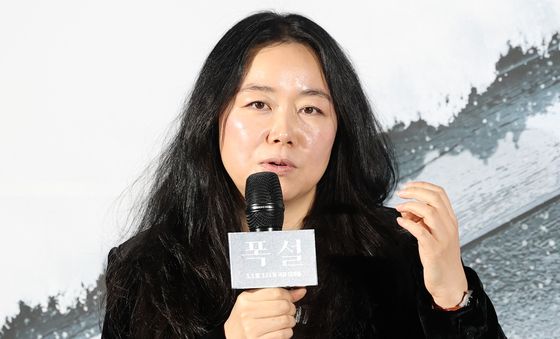 '폭설' 메가폰 잡은 홍의정 감독