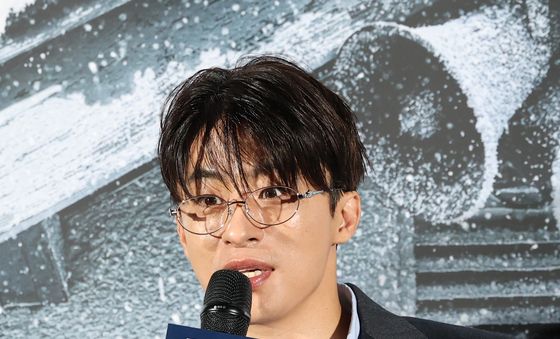 인사말 하는 구교환